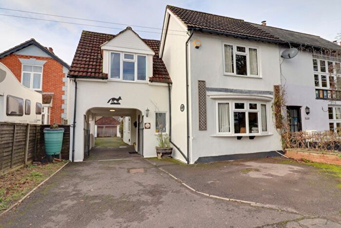 4 Bedroom Semi-Detached House To Rent In Hambledon Road, Denmead, Waterlooville, PO7