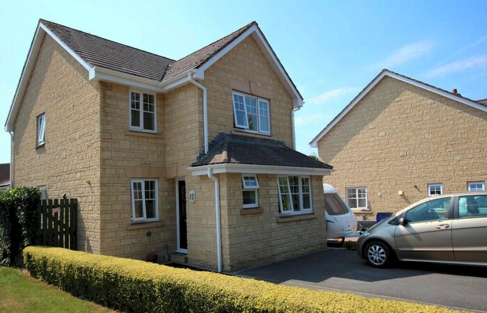 3 Bedroom Detached House To Rent In Robins Close, Chippenham, SN14