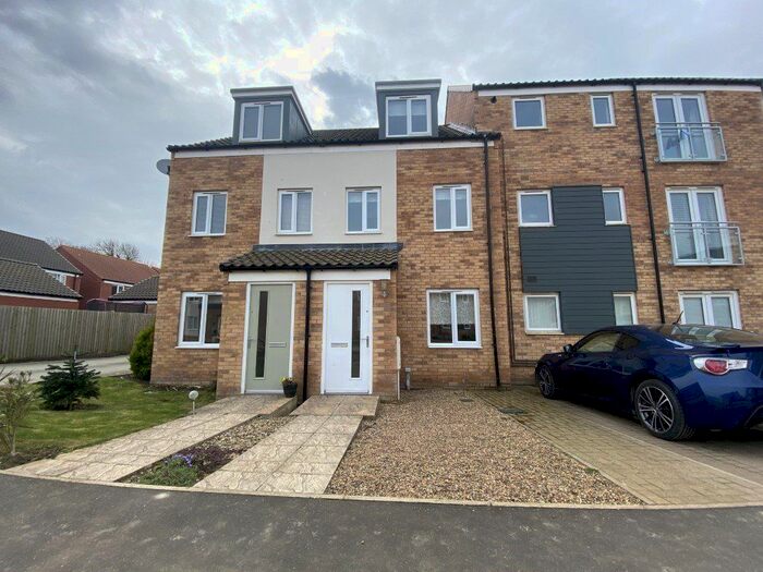 3 Bedroom Town House To Rent In Briggs Mead, Wymondham, NR18