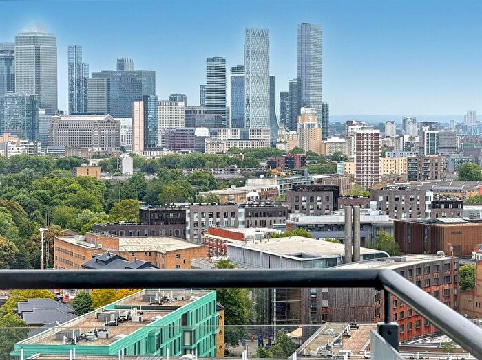 2 Bedroom Apartment For Sale In Secure Underground Parking - Cadmium Square, London, E2