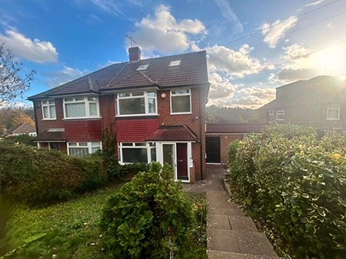 4 Bedroom Semi Detached House To Rent In Hyde Road, South Croydon, CR2