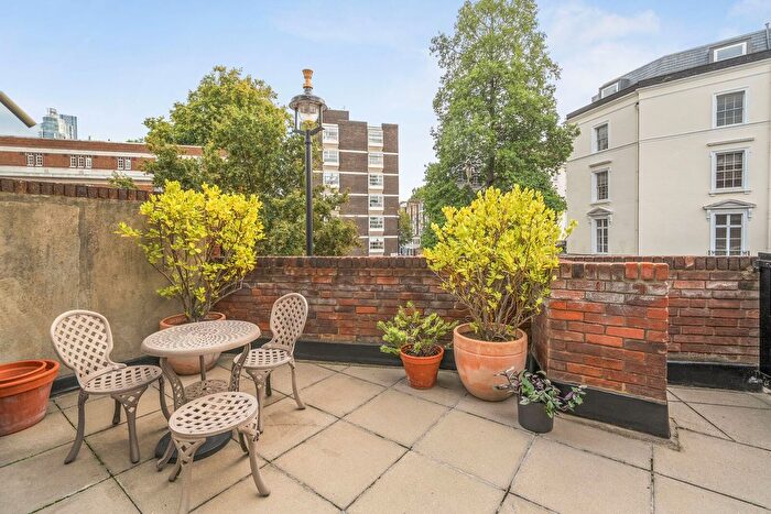 2 Bedroom Flat For Sale In Tachbrook Street, Pimlico, London, SW1V