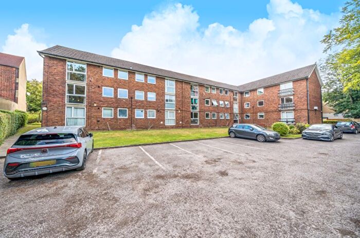 2 Bedroom Flat To Rent In Lister Court, Godstone Road, Purley, CR8