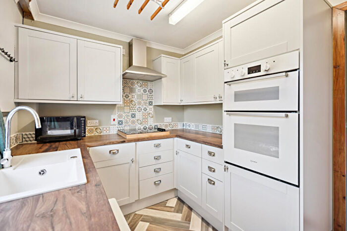 2 Bedroom Flat For Sale In Earnbank, Bridge Of Earn, Perth, PH2