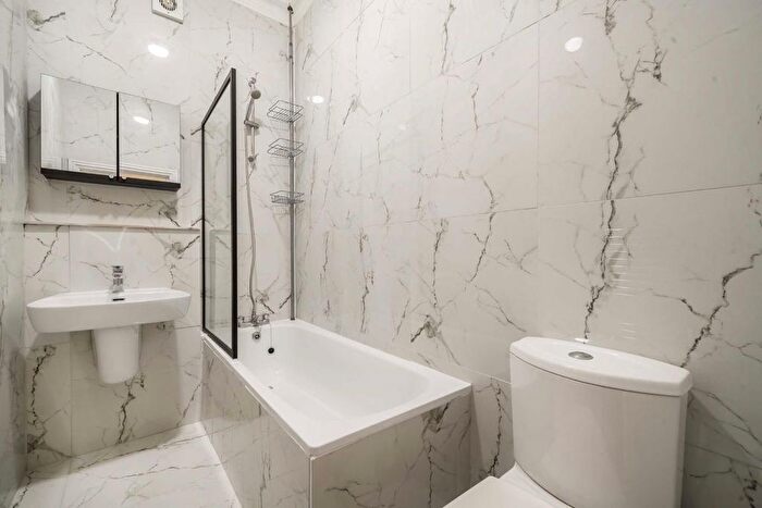 1 Bedroom Flat For Sale In Madeley Road, Ealing, W5