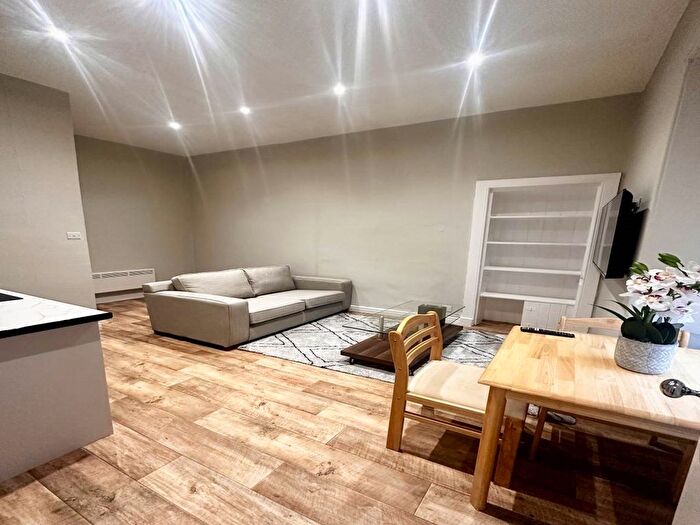 1 Bedroom Flat To Rent In Forfar Road, Dundee, DD4