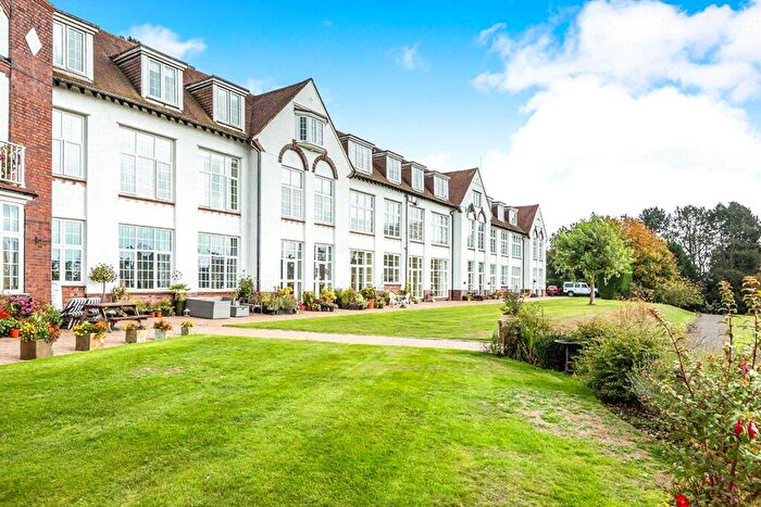 2 Bedroom Flat For Sale In Farley Lane, Romsley, Halesowen, Worcestershire, B62