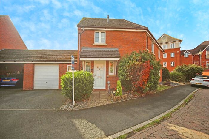 3 Bedroom Semi-Detached House For Sale In Lingfield Crescent, Stratford-Upon-Avon, Warwickshire, CV37