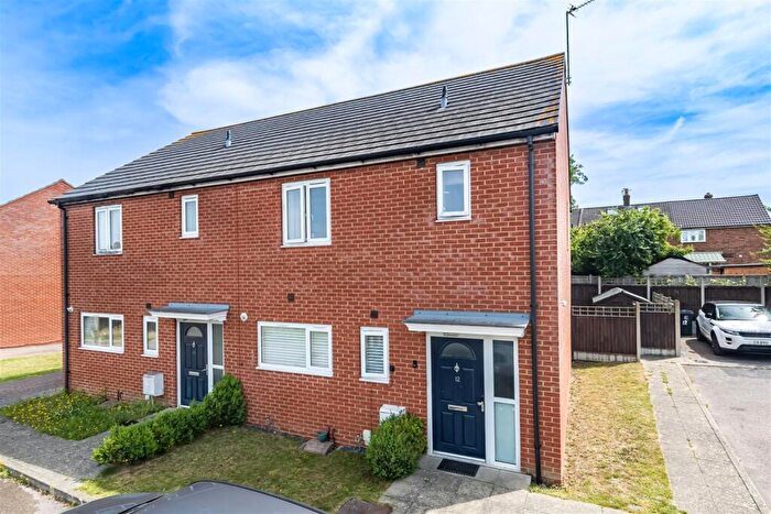 3 Bedroom Semi-Detached House For Sale In Barkers Way, Ongar, CM5