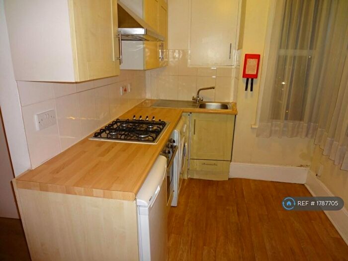 1 Bedroom Flat To Rent In Lea Bridge Road, London, E10