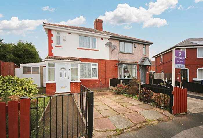 3 Bedroom Semi Detached House For Sale In Primrose Grove, Wigan, WN5