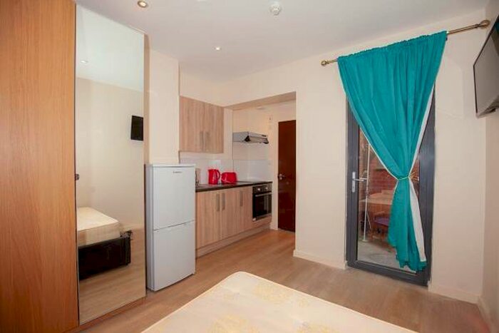 Studio To Rent In Ferndale Road, London, N15