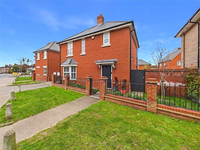 3 Bedroom Detached House For Sale In Drury Road, Colchester, Essex, CO2