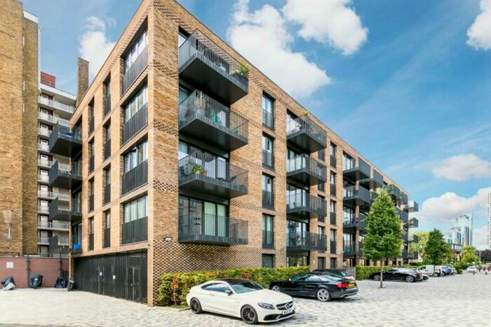 2 Bedroom Apartment To Rent In Cobalt Place, London, SW11