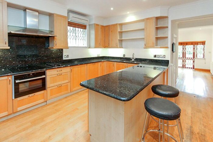 5 Bedroom Detached House To Rent In Canons Drive, Edgware, HA8