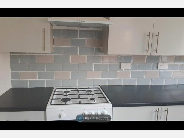 4 Bedroom Semi-Detached House To Rent In Barnsley Road, Sheffield, S5