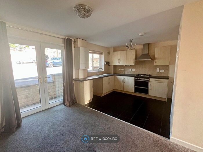 2 Bedroom Flat To Rent In Hoyland, Barnsley, S74