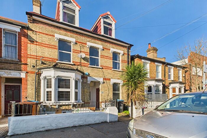 3 Bedroom Flat For Sale In Park Road, Colliers Wood, SW19