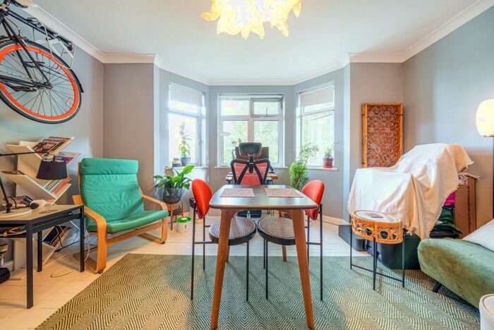 2 Bedroom Flat To Rent In Montenotte Rd London, N8