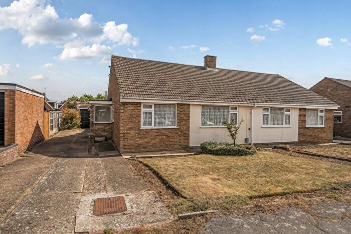 2 Bedroom Semi-Detached Bungalow For Sale In Gravel Pit Road, Flitwick, MK45