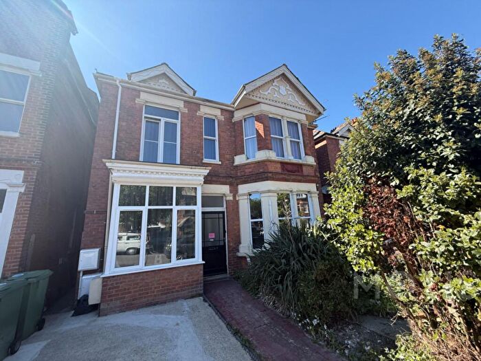 2 Bedroom Flat To Rent In Marten Road, Folkestone, CT20