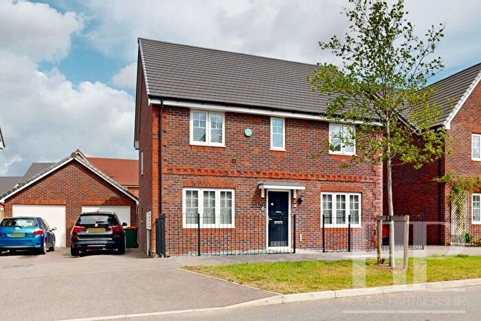 4 Bedroom Detached House To Rent In Cornwell Avenue, Crawley, RH10