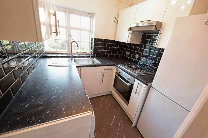 2 Bedroom Apartment To Rent In Hill Top, Hampstead Garden Suburb, NW11