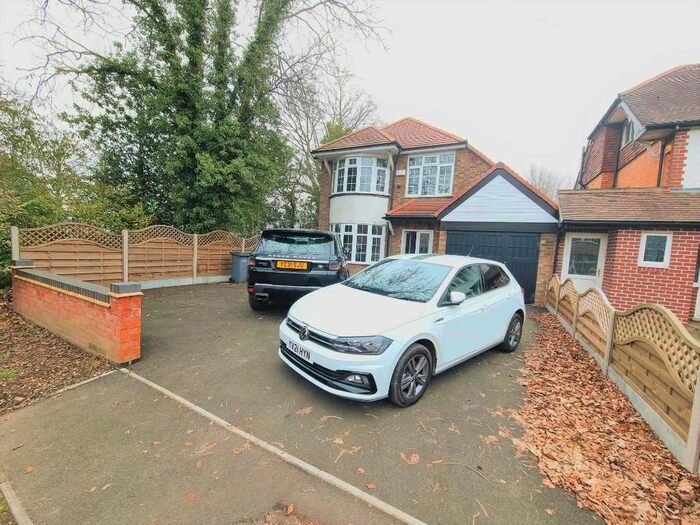 3 Bedroom Semi-Detached House To Rent In Blackford Road, Solihull B90