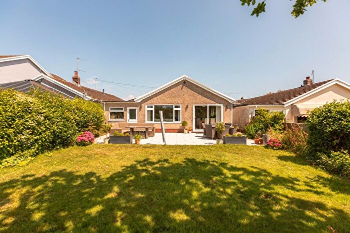3 Bedroom Detached Bungalow For Sale In Westland Avenue, West Cross, Swansea, SA3