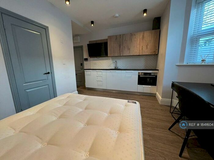 Studio To Rent In Lower Holyhead Road, Coventry, CV1