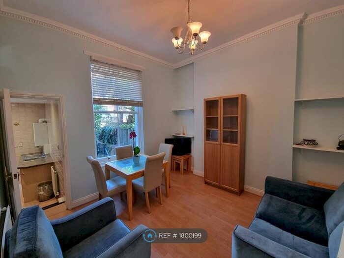 2 Bedroom Flat To Rent In Cambridge Gardens, London, W10