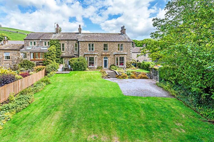 6 Bedroom House For Sale In Middle Lane, Kettlewell, Skipton, BD23