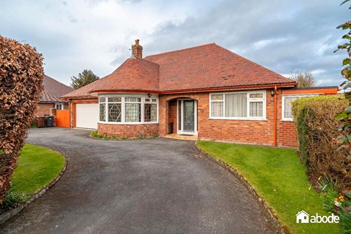 2 Bedroom Bungalow For Sale In Spinney Crescent, Liverpool, L23