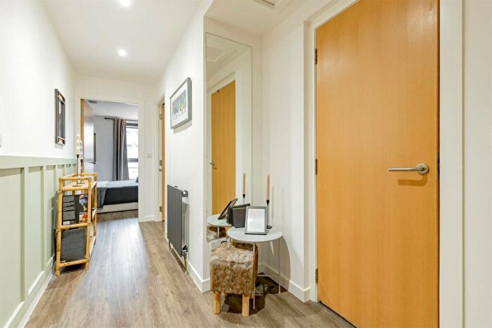 1 Bedroom Flat For Sale In Lower Gilmore Bank, Fountainbridge, Edinburgh, EH3