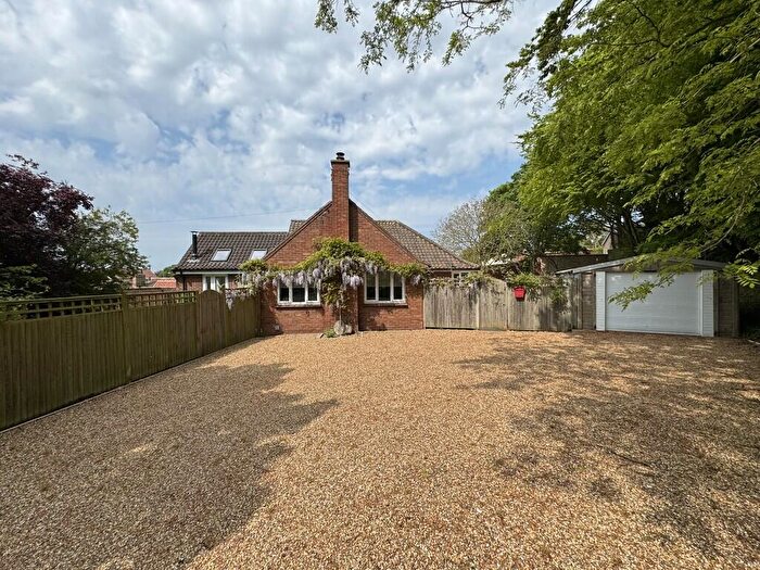 4 Bedroom Detached Bungalow For Sale In Oak Street, Fakenham, NR21