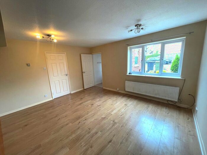 2 Bedroom Terraced House For Sale In Chatfield Drive, Guildford, GU4