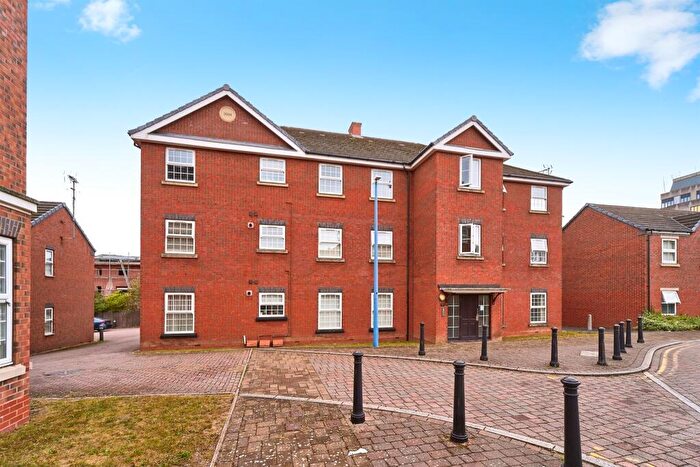 2 Bedroom Coach House For Sale In Creed Way, West Bromwich, B70