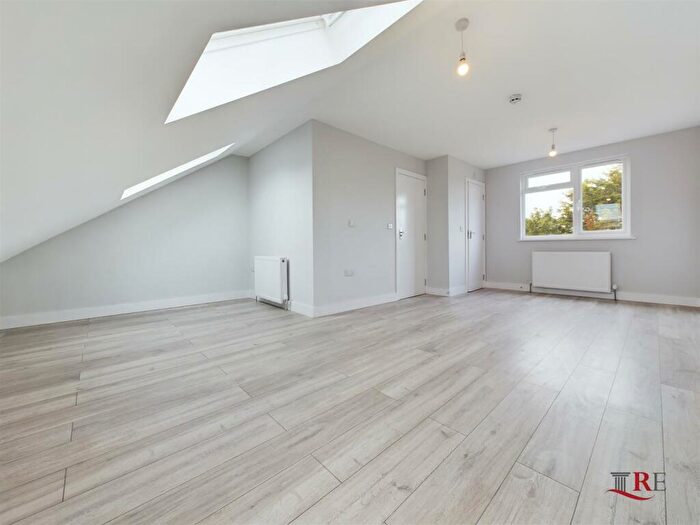 4 Bedroom Flat To Rent In Neasden Lane, London, NW10