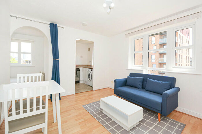 Studio To Rent In Plough Way, London, SE16