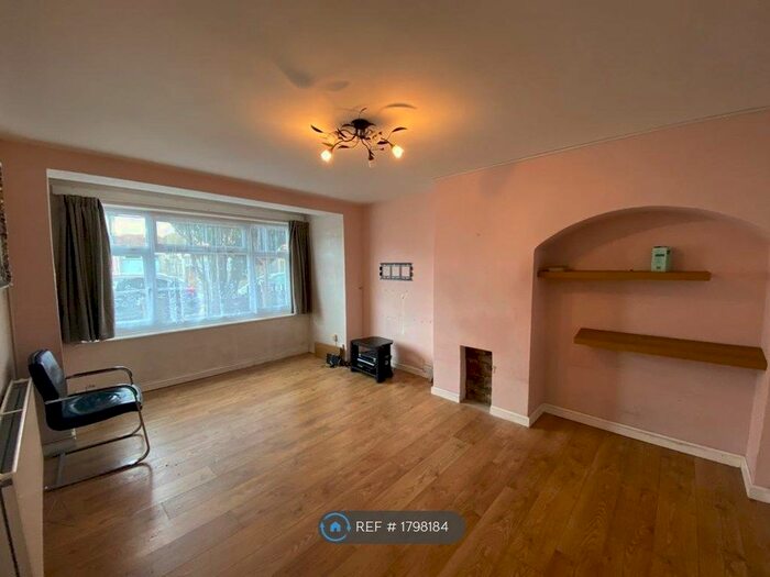 3 Bedroom Terraced House To Rent In Neasham Road, Dagenham, RM8