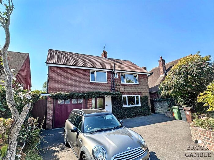 4 Bedroom Detached House For Sale In Eldon Road, Eastbourne, BN21