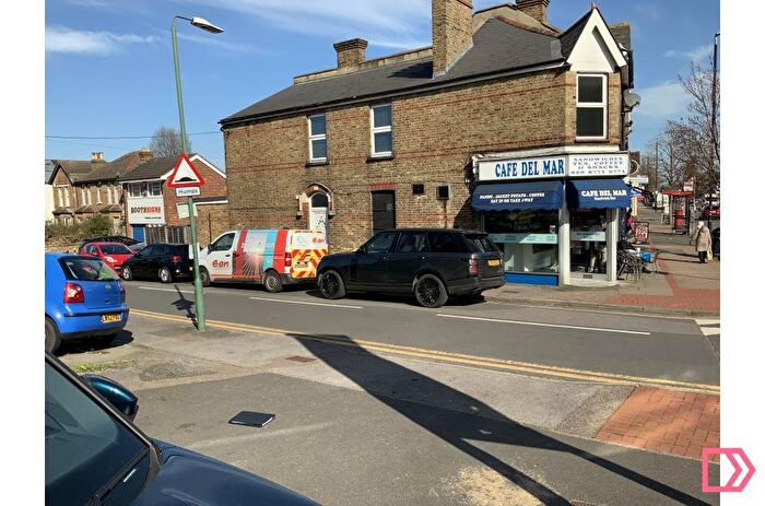 2 Bedroom Flat To Rent In B Stafford Road, Wallington, Surrey, SM6