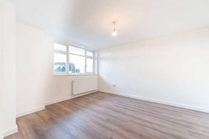 6 Bedroom Terraced House To Rent In Windsor Crescent, Wembley, HA9