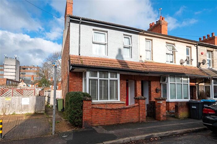 3 Bedroom End Of Terrace House For Sale In George Street, Bletchley, MK2