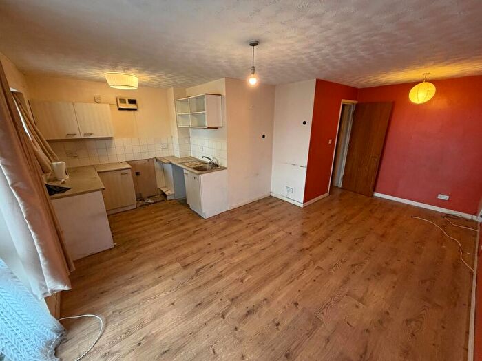 2 Bedroom Flat For Sale In Flat, Burywood Court, Hertford Road, Enfield, Greater London, EN3