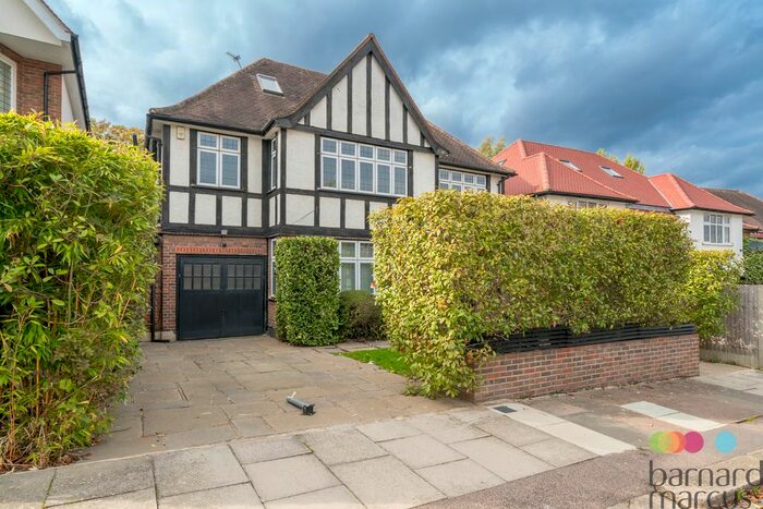 6 Bedroom Property To Rent In Sherwood Road, Hendon, London, NW4