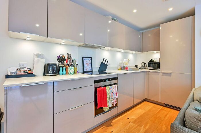 2 Bedroom Flat For Sale In Western Street, Southwark, London, SE1