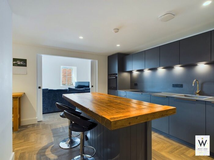 2 Bedroom Flat To Rent In Lumsden Street, Yorkhill, Glasgow, G3