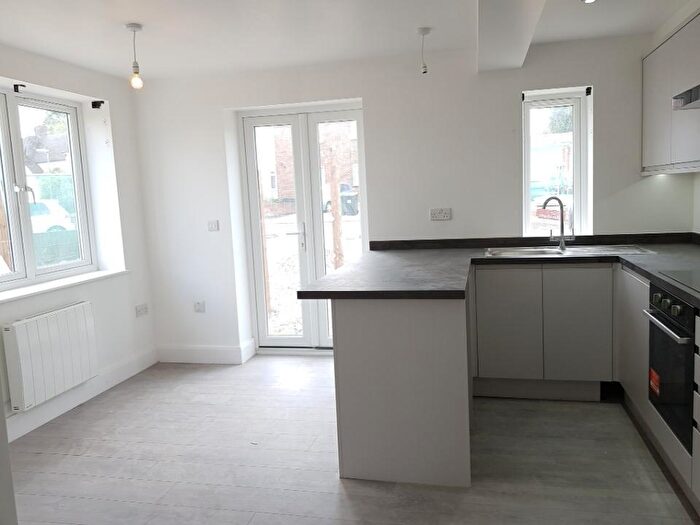 2 Bedroom End Of Terrace House To Rent In Beecroft Way, Dunstable, LU6