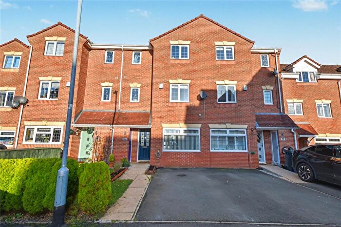 5 Bedroom Town House For Sale In Buttercup Way, Drighlington, Bradford, West Yorkshire, BD11